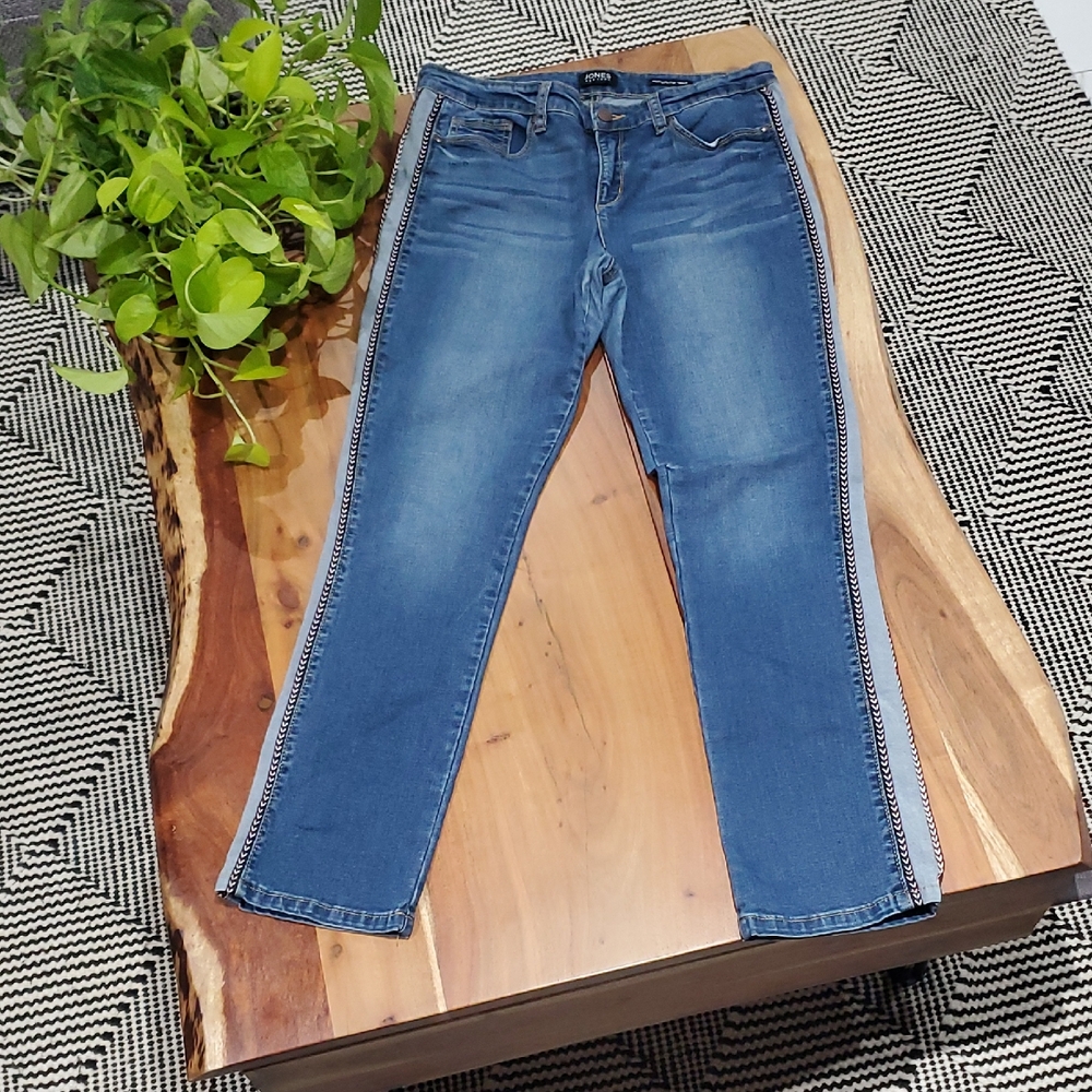 90s Jones New York Vintage Western Slim Straight Madison Ankle Jeans